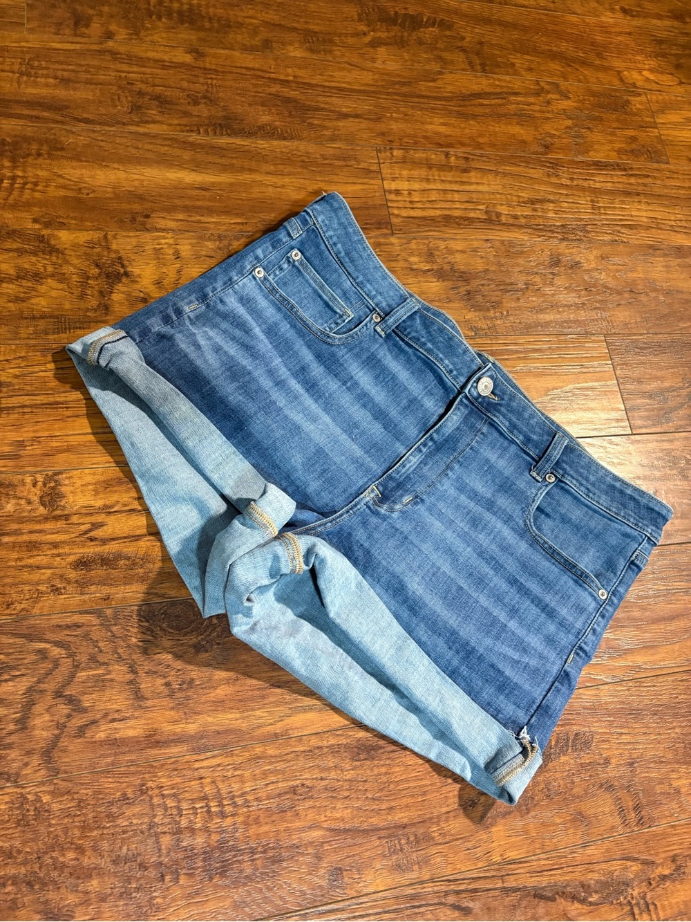 American Eagle women’s size 20 denim jean shorts- Next Level Stretch